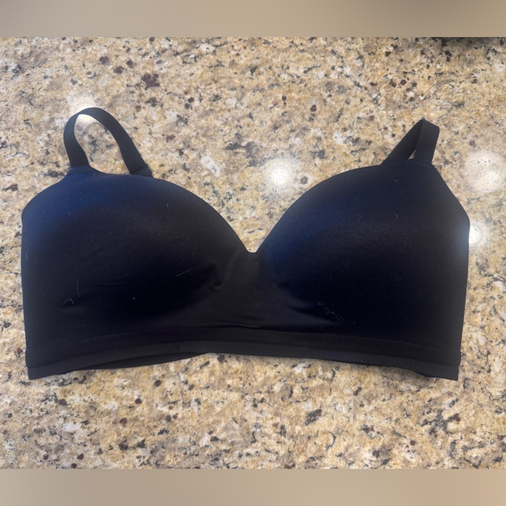 Soma Enbliss Wireless black bra size 40D seamless no wore